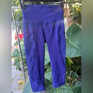 Lululemon sz 4 capri periwinkle leggings